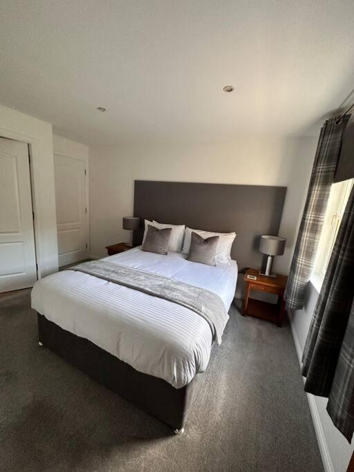 Apartment In Queens Court, Banchory Inchmarlo エクステリア 写真